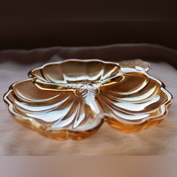 (2pc) Antique 1930s Jeanette Carnival Glass 3-Leaf Clover Trinket Dishes - Picture 5 of 12